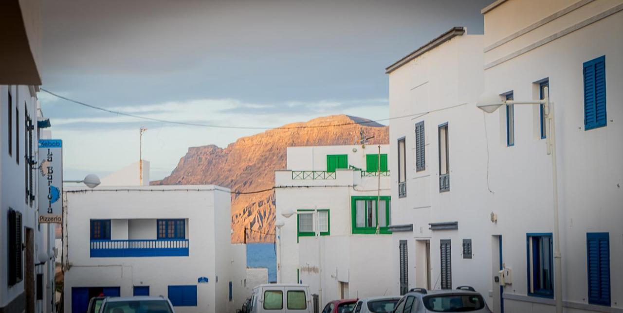 Volcanokite Apartments Famara Esterno foto